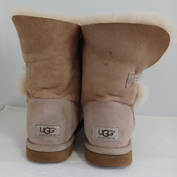 Ugg Bailey Button Tan Suede Leather Short Boots Women's Size 7 - Picture 5 of 14